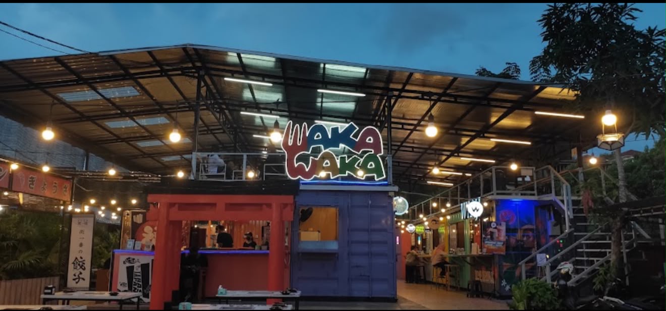 Tampak depan Waka Waka Food Court Balikpapan